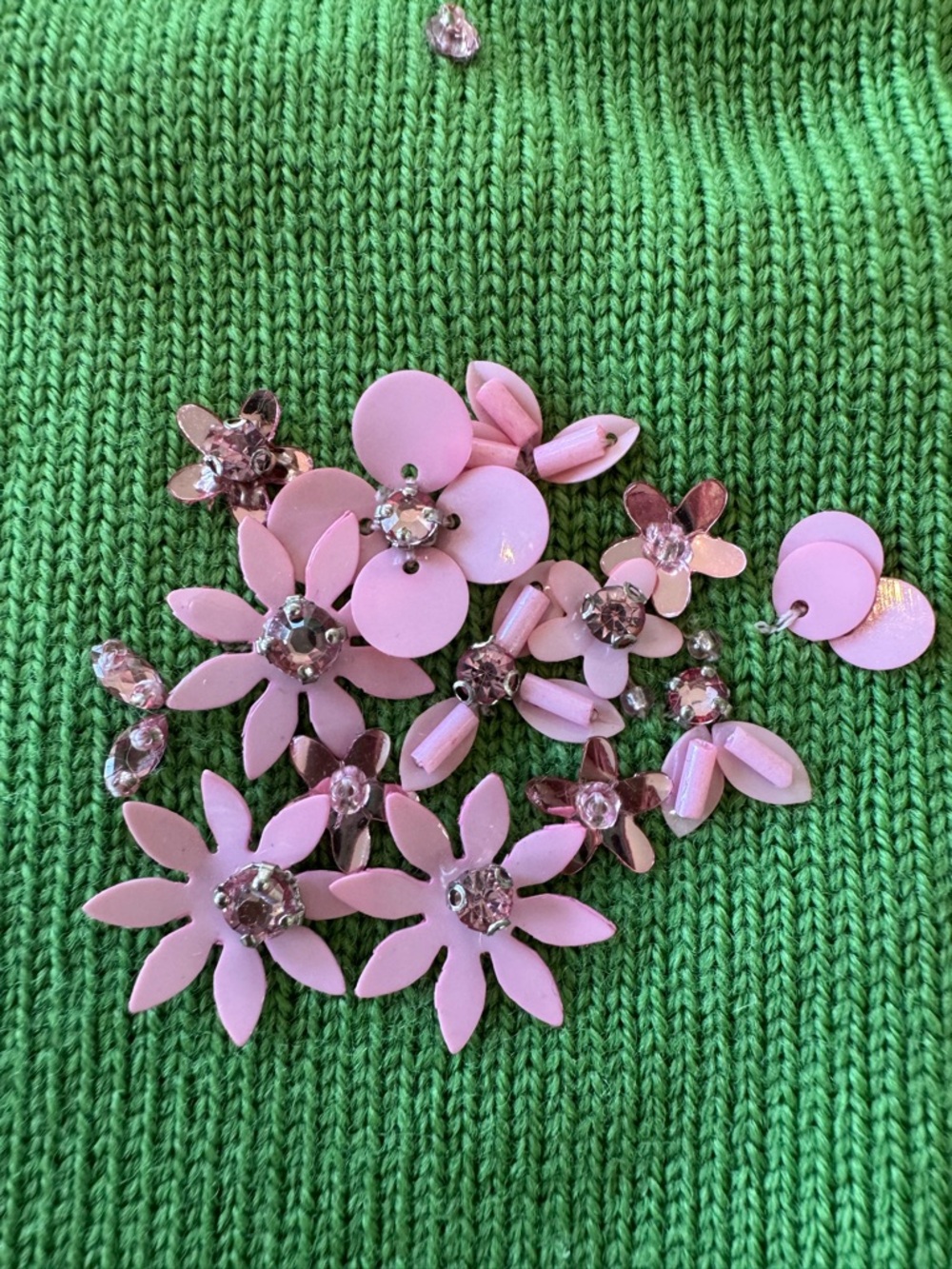 Oscar de la Renta Green Crewneck Sweater with Pink Floral Crystal Embroidery - Picture 16 of 16